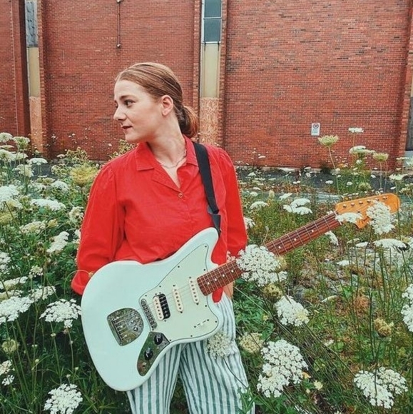 Meet your Posher, Emilee - Picture 2 of 4